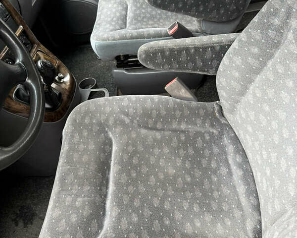 Черный Киа Карнивал, объемом двигателя 2.9 л и пробегом 250 тыс. км за 2100 $, фото 4 на Automoto.ua