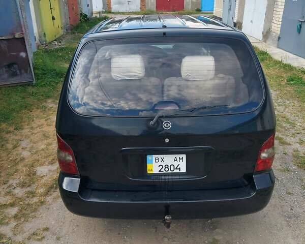 Черный Киа Карнивал, объемом двигателя 2.9 л и пробегом 294 тыс. км за 4000 $, фото 9 на Automoto.ua