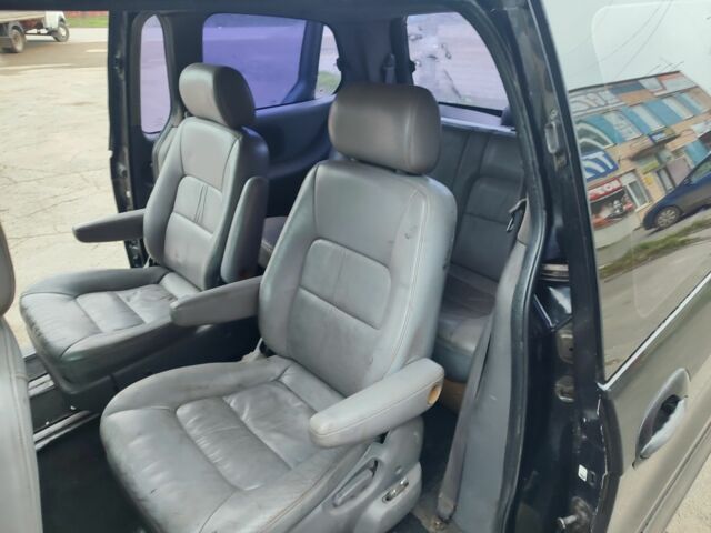 Черный Киа Карнивал, объемом двигателя 2.9 л и пробегом 260 тыс. км за 1500 $, фото 8 на Automoto.ua