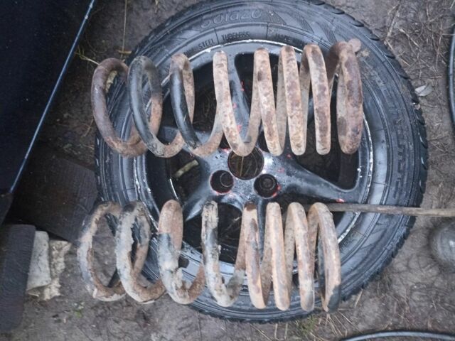 Чорний Кіа Карнівал, об'ємом двигуна 0 л та пробігом 50 тис. км за 478 $, фото 4 на Automoto.ua