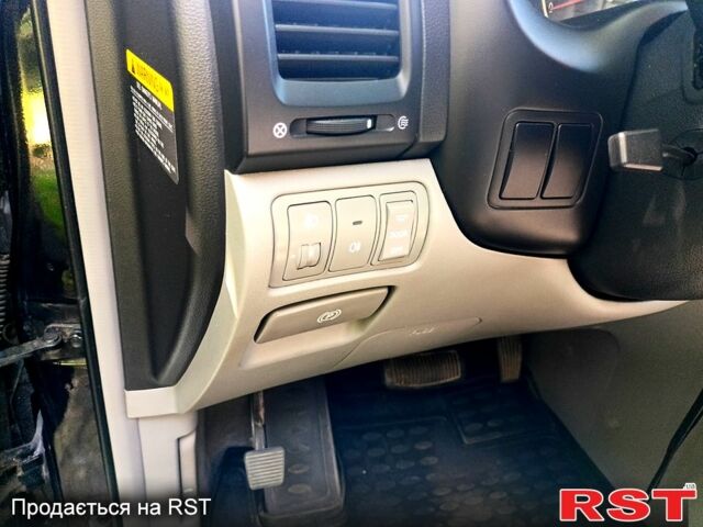 Киа Карнивал 2006 в Виннице на Automoto.ua Черный Киа Карнивал, объемом двигателя 2.9 л и пробегом 280 тыс. км за 7000 $, фото 6 на Automoto.ua