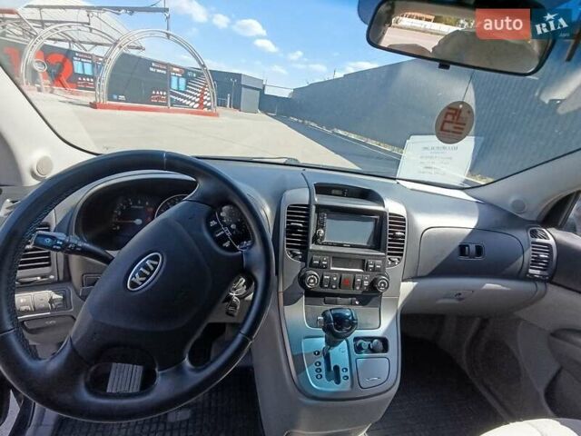 Черный Киа Карнивал, объемом двигателя 2.9 л и пробегом 284 тыс. км за 6200 $, фото 15 на Automoto.ua