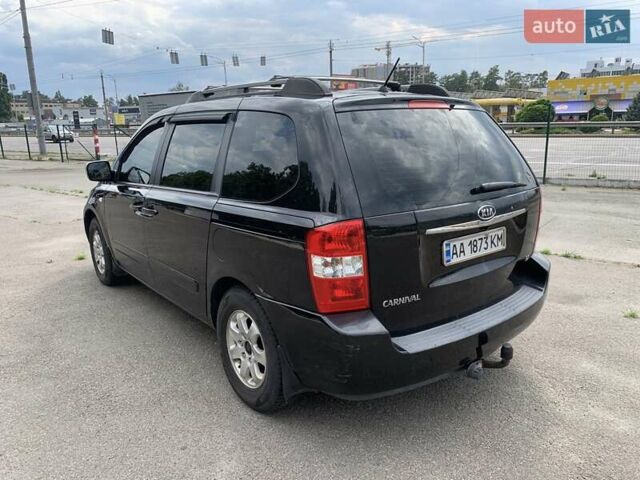 Черный Киа Карнивал, объемом двигателя 2.9 л и пробегом 235 тыс. км за 5800 $, фото 7 на Automoto.ua