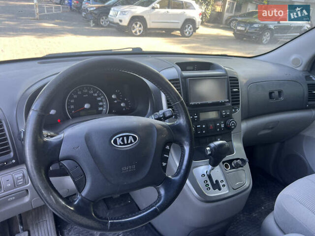 Киа Карнивал 2007 в Днепре (Днепропетровске) на Automoto.ua Черный Киа Карнивал, объемом двигателя 2.9 л и пробегом 290 тыс. км за 4800 $, фото 12 на Automoto.ua