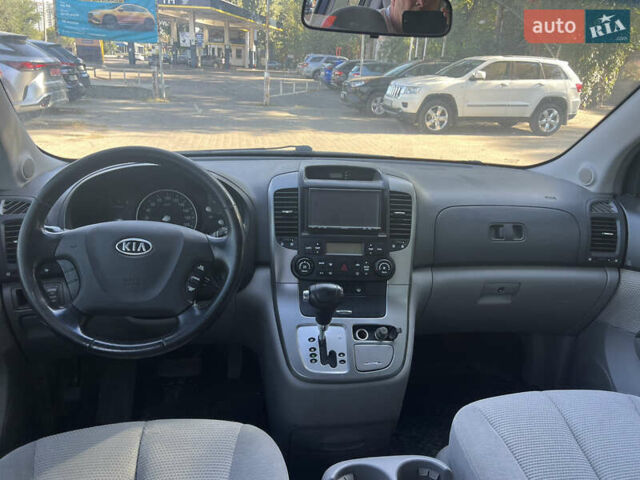 Киа Карнивал 2007 в Днепре (Днепропетровске) на Automoto.ua Черный Киа Карнивал, объемом двигателя 2.9 л и пробегом 290 тыс. км за 4800 $, фото 11 на Automoto.ua