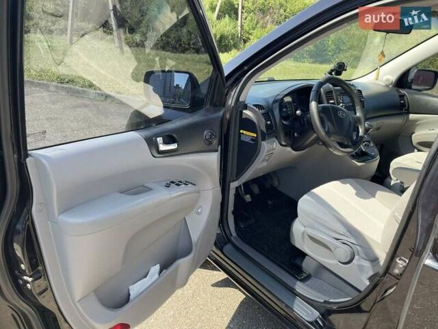 Черный Киа Карнивал, объемом двигателя 2.9 л и пробегом 223 тыс. км за 6300 $, фото 14 на Automoto.ua