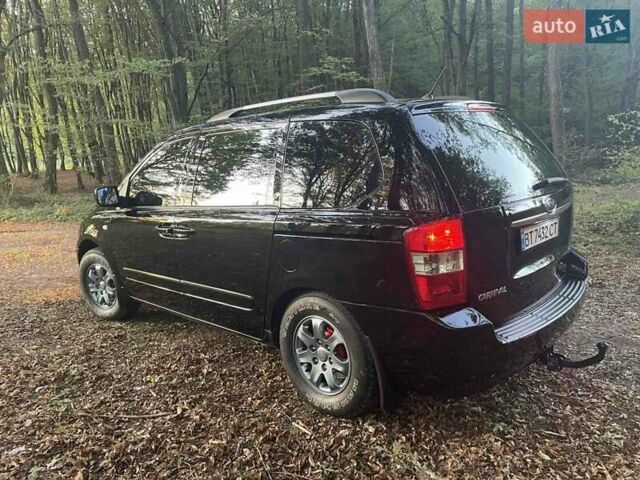 Черный Киа Карнивал, объемом двигателя 2.9 л и пробегом 223 тыс. км за 5700 $, фото 7 на Automoto.ua