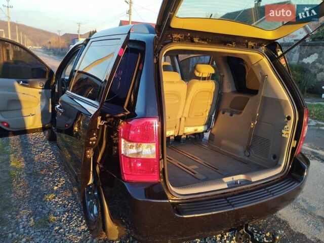 Черный Киа Карнивал, объемом двигателя 2.9 л и пробегом 223 тыс. км за 6300 $, фото 40 на Automoto.ua