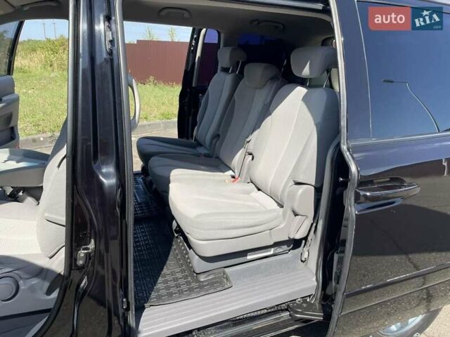 Черный Киа Карнивал, объемом двигателя 2.9 л и пробегом 222 тыс. км за 6300 $, фото 32 на Automoto.ua