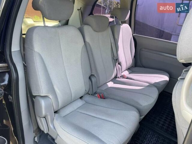 Черный Киа Карнивал, объемом двигателя 2.9 л и пробегом 222 тыс. км за 6300 $, фото 28 на Automoto.ua
