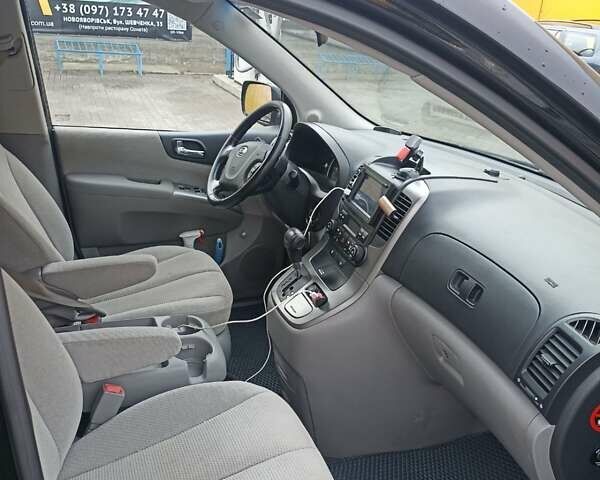 Чорний Кіа Карнівал, об'ємом двигуна 2.9 л та пробігом 228 тис. км за 7450 $, фото 4 на Automoto.ua