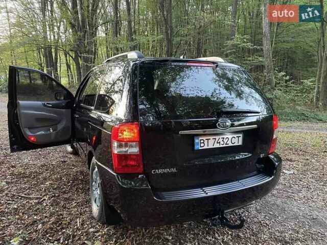 Черный Киа Карнивал, объемом двигателя 2.9 л и пробегом 223 тыс. км за 5700 $, фото 19 на Automoto.ua