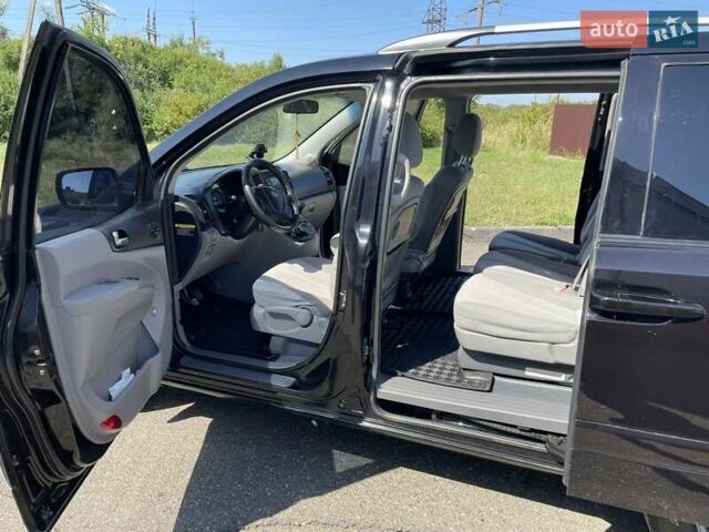 Черный Киа Карнивал, объемом двигателя 2.9 л и пробегом 223 тыс. км за 6300 $, фото 30 на Automoto.ua