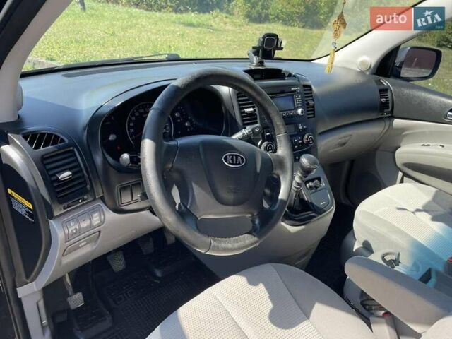 Черный Киа Карнивал, объемом двигателя 2.9 л и пробегом 223 тыс. км за 6300 $, фото 17 на Automoto.ua