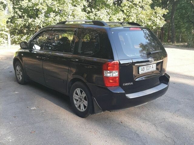 Чорний Кіа Карнівал, об'ємом двигуна 2.9 л та пробігом 130 тис. км за 5900 $, фото 4 на Automoto.ua