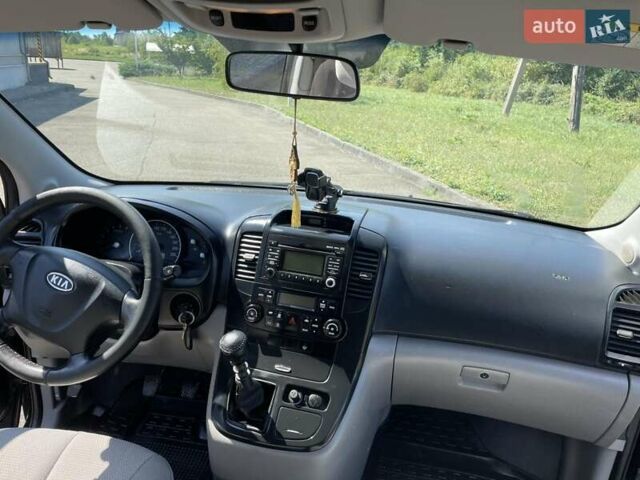 Черный Киа Карнивал, объемом двигателя 2.9 л и пробегом 223 тыс. км за 6300 $, фото 23 на Automoto.ua