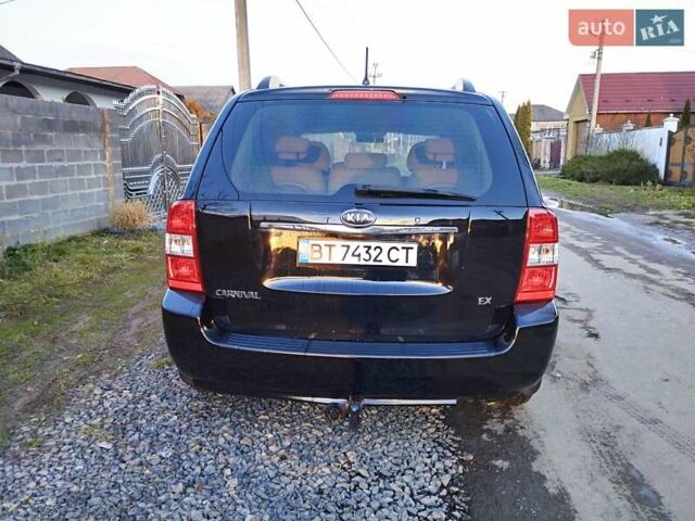 Черный Киа Карнивал, объемом двигателя 2.9 л и пробегом 223 тыс. км за 6300 $, фото 12 на Automoto.ua