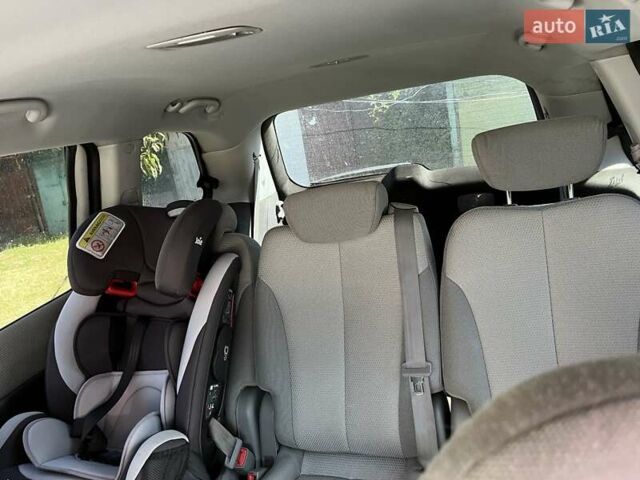 Киа Карнивал 2008 в Смеле на Automoto.ua Черный Киа Карнивал, объемом двигателя 2.92 л и пробегом 304 тыс. км за 6000 $, фото 4 на Automoto.ua