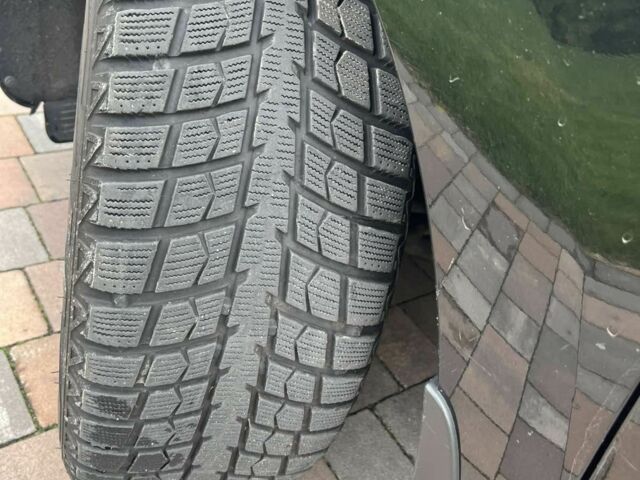 Черный Киа Карнивал, объемом двигателя 2.2 л и пробегом 291 тыс. км за 16100 $, фото 3 на Automoto.ua