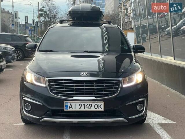 Черный Киа Карнивал, объемом двигателя 2.2 л и пробегом 295 тыс. км за 15900 $, фото 2 на Automoto.ua