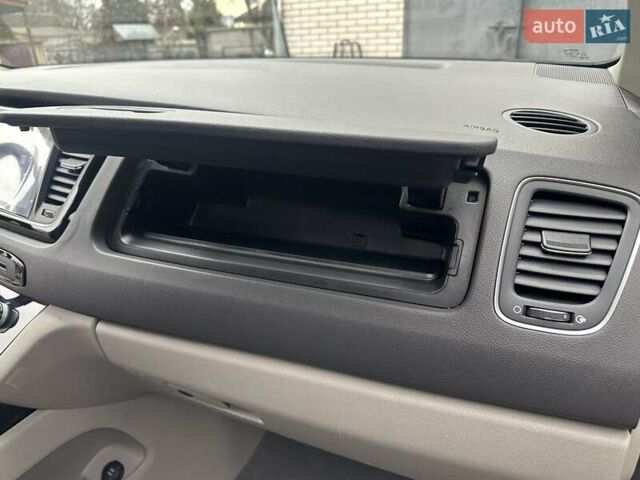 Черный Киа Карнивал, объемом двигателя 2.2 л и пробегом 127 тыс. км за 17999 $, фото 46 на Automoto.ua