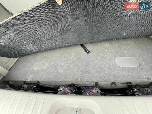 Черный Киа Карнивал, объемом двигателя 2.2 л и пробегом 215 тыс. км за 21700 $, фото 45 на Automoto.ua