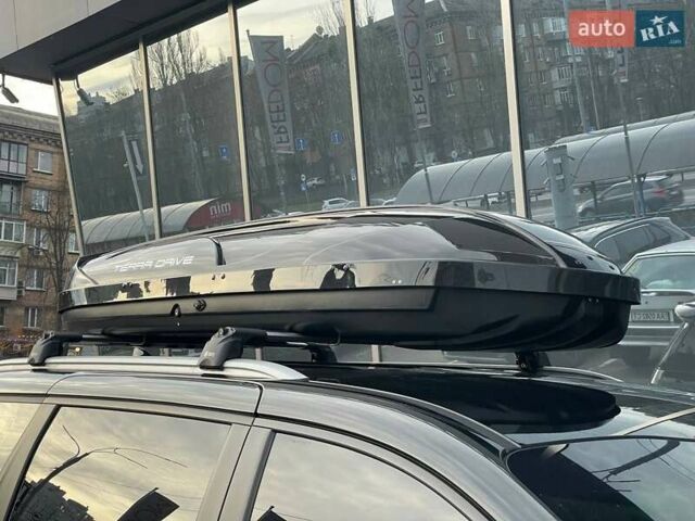 Черный Киа Карнивал, объемом двигателя 2.2 л и пробегом 295 тыс. км за 15900 $, фото 21 на Automoto.ua