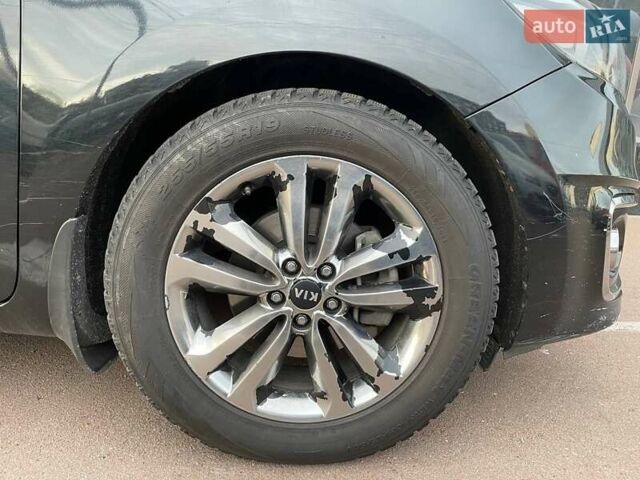 Черный Киа Карнивал, объемом двигателя 2.2 л и пробегом 295 тыс. км за 15900 $, фото 16 на Automoto.ua