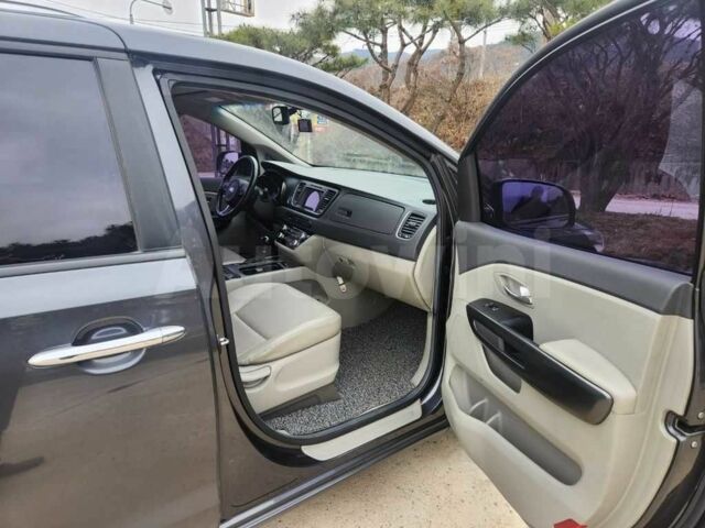 Чорний Кіа Карнівал, об'ємом двигуна 2.2 л та пробігом 149 тис. км за 10300 $, фото 13 на Automoto.ua