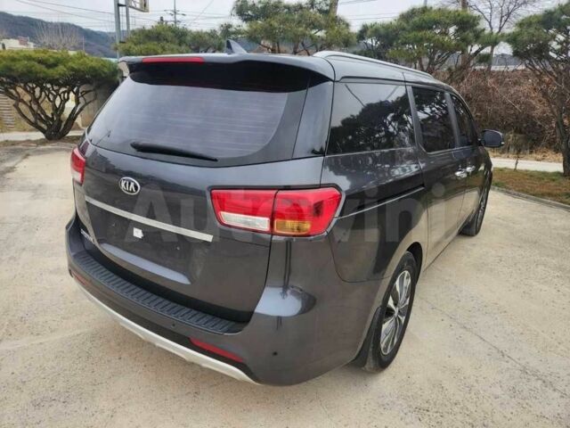 Чорний Кіа Карнівал, об'ємом двигуна 2.2 л та пробігом 149 тис. км за 10300 $, фото 5 на Automoto.ua