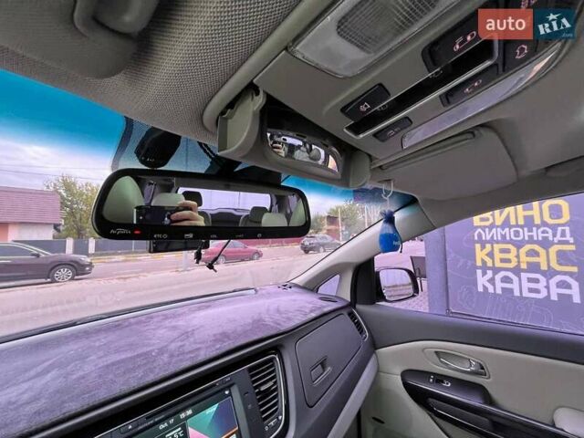 Черный Киа Карнивал, объемом двигателя 2.2 л и пробегом 215 тыс. км за 22900 $, фото 28 на Automoto.ua