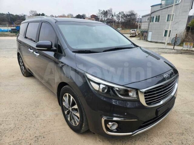 Черный Киа Карнивал, объемом двигателя 2.2 л и пробегом 149 тыс. км за 10300 $, фото 7 на Automoto.ua