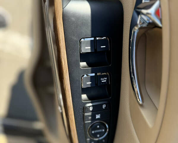 Черный Киа Карнивал, объемом двигателя 2.2 л и пробегом 180 тыс. км за 23500 $, фото 8 на Automoto.ua
