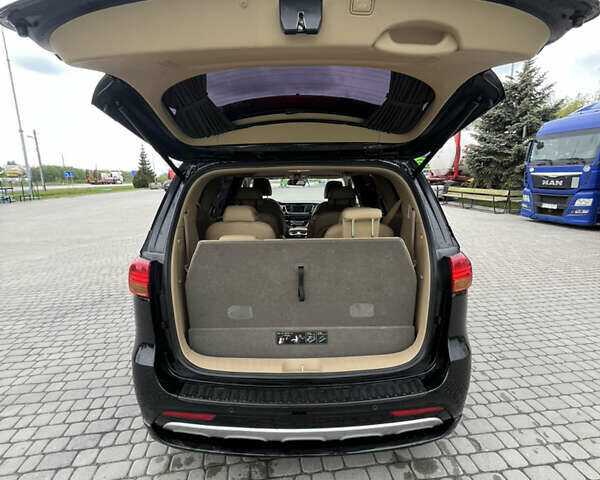 Чорний Кіа Карнівал, об'ємом двигуна 2.2 л та пробігом 130 тис. км за 23250 $, фото 14 на Automoto.ua