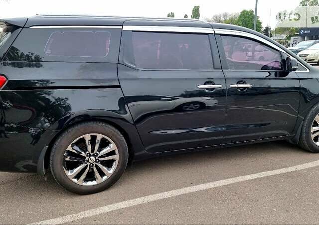 Черный Киа Карнивал, объемом двигателя 2.2 л и пробегом 250 тыс. км за 23550 $, фото 9 на Automoto.ua