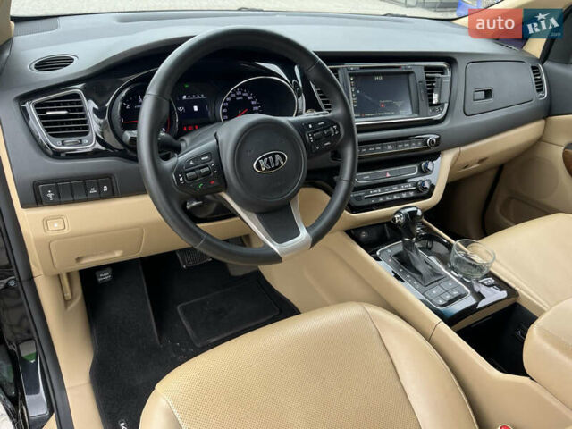 Чорний Кіа Карнівал, об'ємом двигуна 2.2 л та пробігом 130 тис. км за 23250 $, фото 10 на Automoto.ua