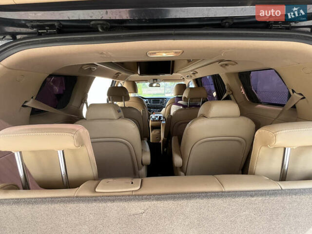 Чорний Кіа Карнівал, об'ємом двигуна 2.2 л та пробігом 130 тис. км за 23250 $, фото 20 на Automoto.ua