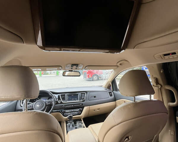 Чорний Кіа Карнівал, об'ємом двигуна 2.2 л та пробігом 130 тис. км за 23250 $, фото 15 на Automoto.ua