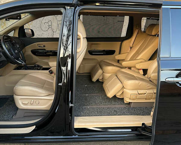 Чорний Кіа Карнівал, об'ємом двигуна 2.2 л та пробігом 168 тис. км за 23000 $, фото 12 на Automoto.ua