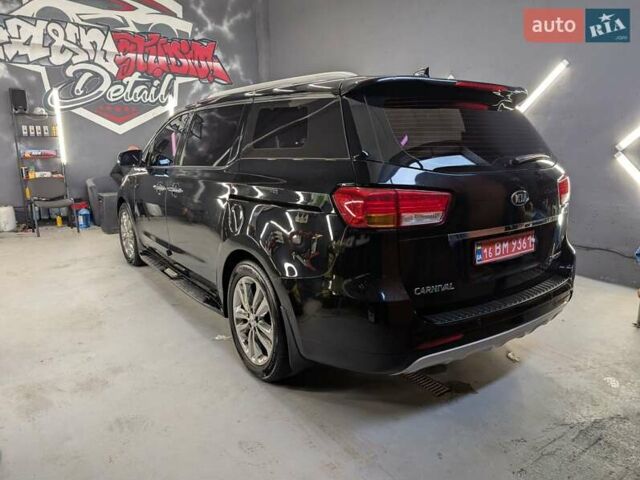 Черный Киа Карнивал, объемом двигателя 2.2 л и пробегом 299 тыс. км за 16500 $, фото 6 на Automoto.ua