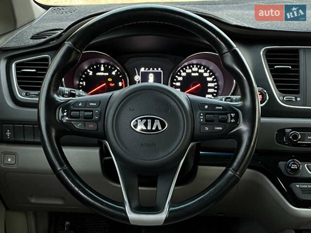 Черный Киа Карнивал, объемом двигателя 2.2 л и пробегом 149 тыс. км за 23500 $, фото 11 на Automoto.ua