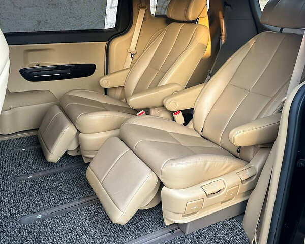 Чорний Кіа Карнівал, об'ємом двигуна 2.2 л та пробігом 168 тис. км за 23000 $, фото 17 на Automoto.ua