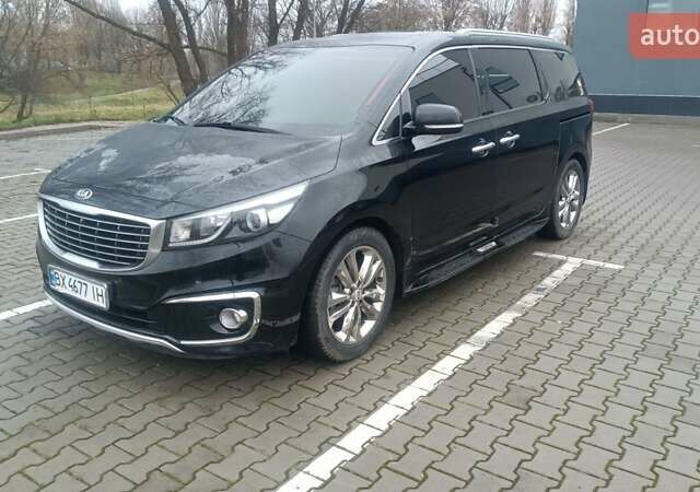 Черный Киа Карнивал, объемом двигателя 2.2 л и пробегом 300 тыс. км за 28800 $, фото 1 на Automoto.ua