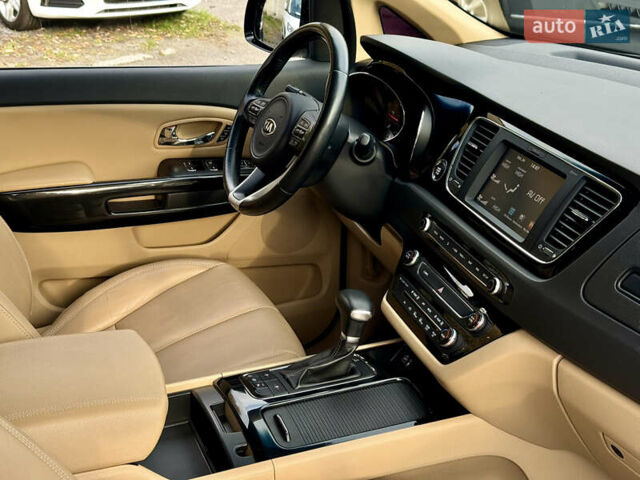 Киа Карнивал 2017 в Виннице на Automoto.ua Черный Киа Карнивал, объемом двигателя 2.2 л и пробегом 179 тыс. км за 19900 $, фото 54 на Automoto.ua