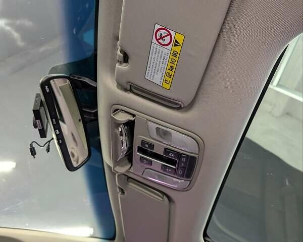 Черный Киа Карнивал, объемом двигателя 2.2 л и пробегом 299 тыс. км за 16500 $, фото 10 на Automoto.ua