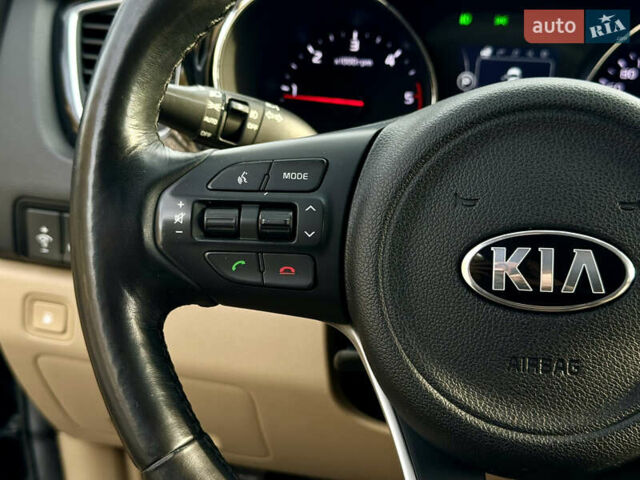 Киа Карнивал 2017 в Виннице на Automoto.ua Черный Киа Карнивал, объемом двигателя 2.2 л и пробегом 179 тыс. км за 19900 $, фото 25 на Automoto.ua
