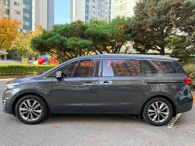 Чорний Кіа Карнівал, об'ємом двигуна 2.2 л та пробігом 78 тис. км за 15850 $, фото 1 на Automoto.ua