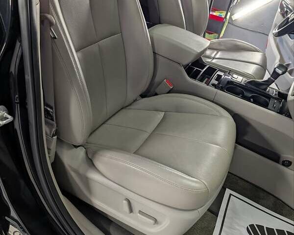 Черный Киа Карнивал, объемом двигателя 2.2 л и пробегом 299 тыс. км за 16500 $, фото 25 на Automoto.ua