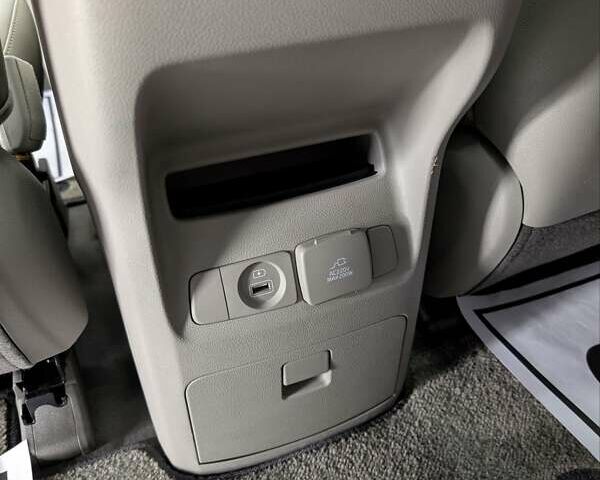 Черный Киа Карнивал, объемом двигателя 2.2 л и пробегом 299 тыс. км за 16500 $, фото 19 на Automoto.ua