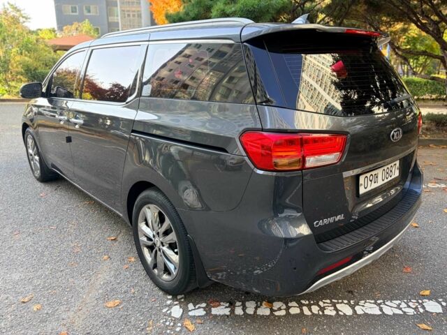 Чорний Кіа Карнівал, об'ємом двигуна 2.2 л та пробігом 78 тис. км за 15850 $, фото 2 на Automoto.ua